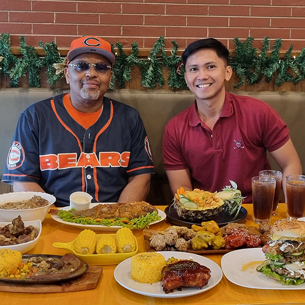 Big Mike's Chicago Style Food — inside the restaurant with the owner